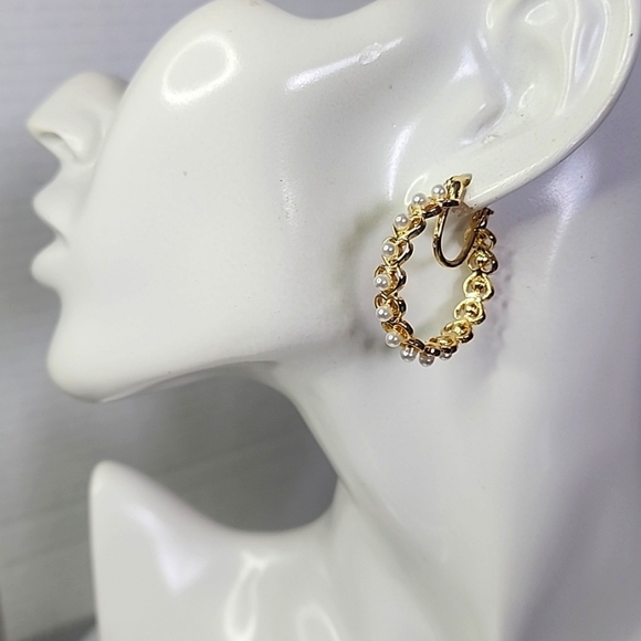 Gold Heart Hoop Link Earrings with Pearls - Picture 7 of 8